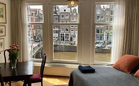 Canal View B&B Amsterdam
